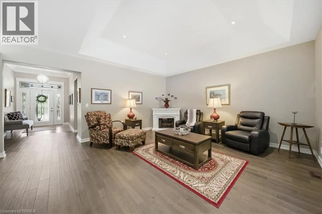 4 LYNNDALE Road