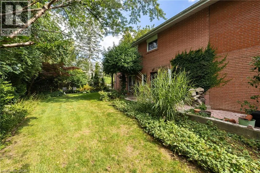 1242 DONLEA Crescent