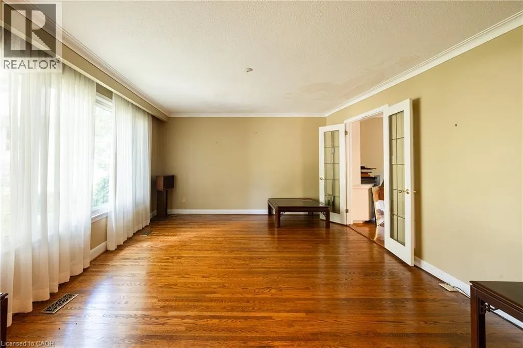 1242 DONLEA Crescent