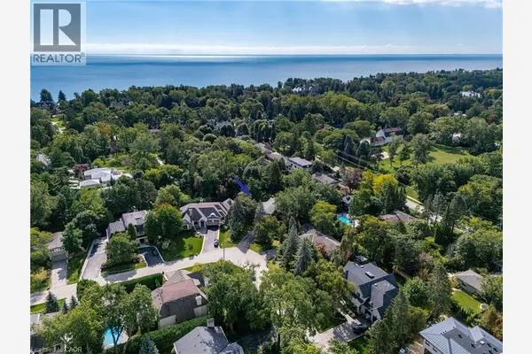 1242 DONLEA Crescent