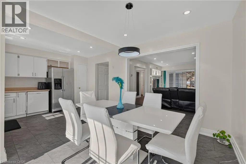 59 RALGREEN Crescent