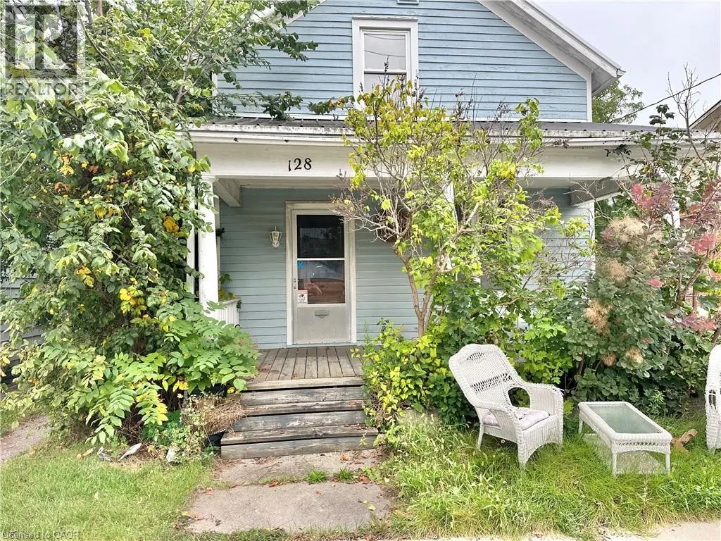 128 KENT Street S
