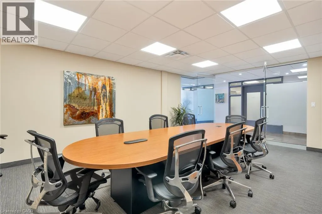 23 MARKET Street W