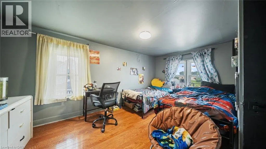509 QUEENSWAY W