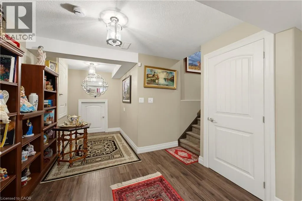 123 OAK PARK Drive