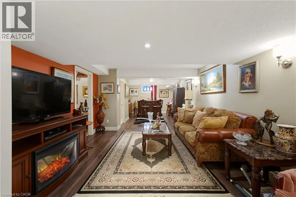 123 OAK PARK Drive