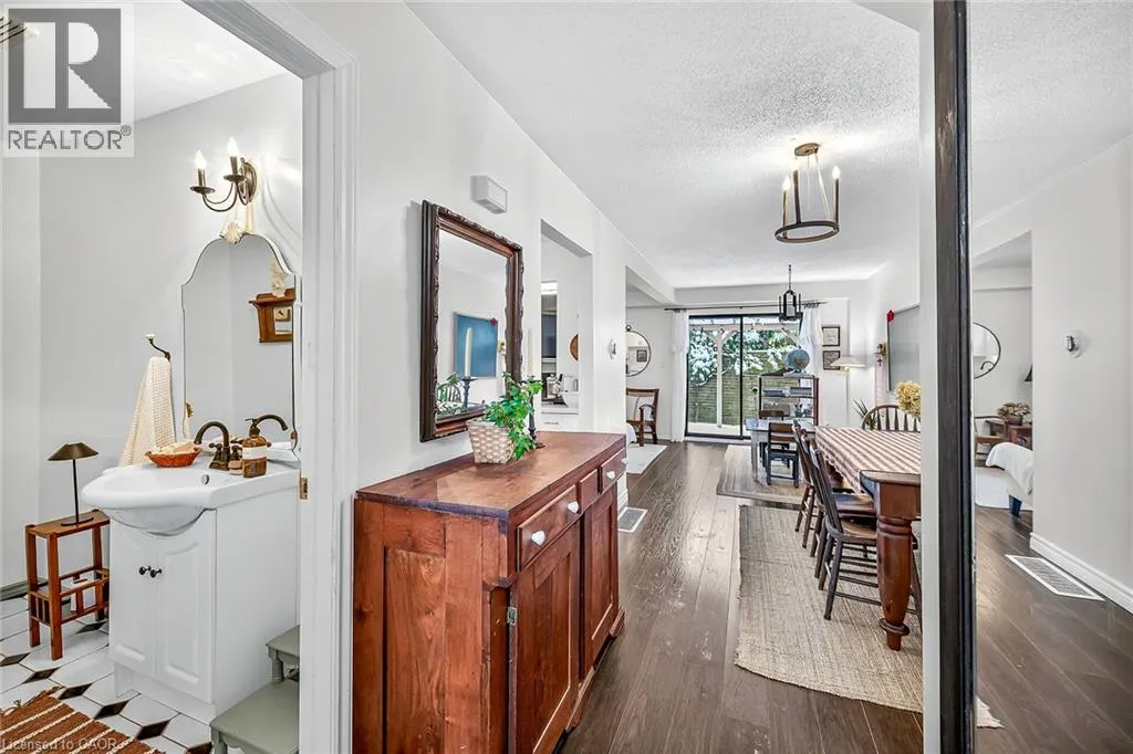 54 ARGYLE Street S Unit# 1 #1
