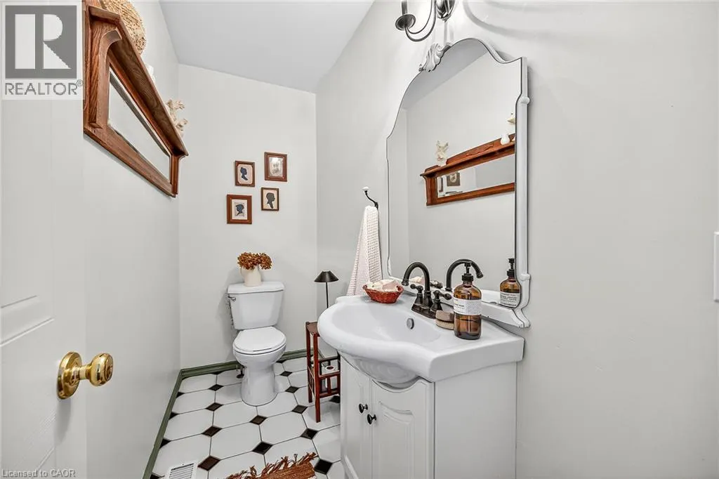 54 ARGYLE Street S Unit# 1 #1