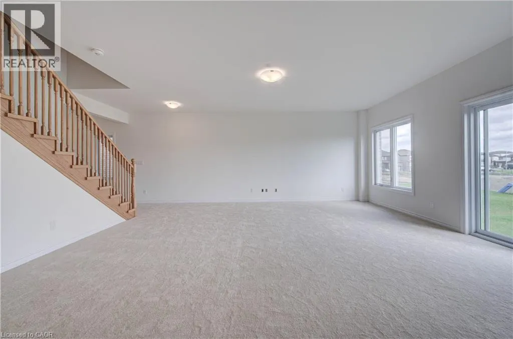 10 MUNN Crescent