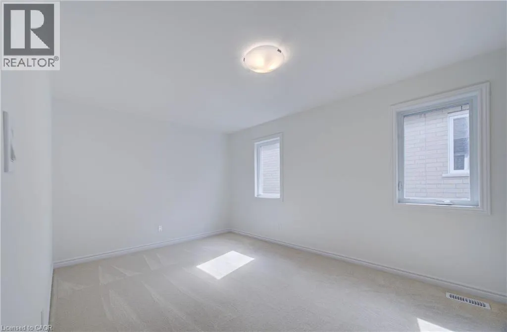 10 MUNN Crescent