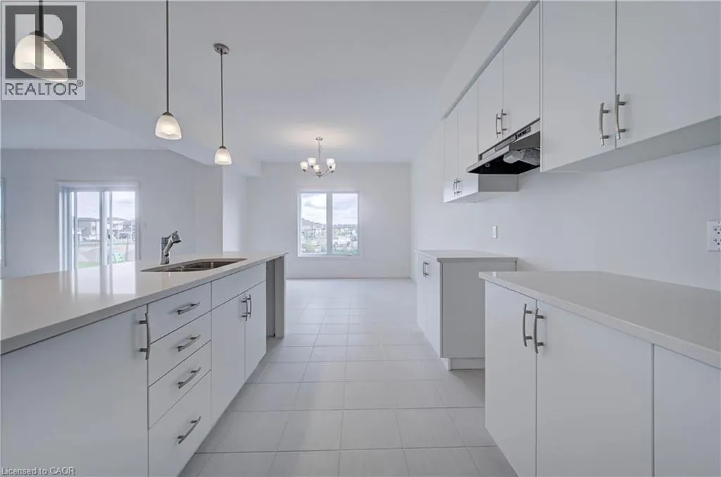 10 MUNN Crescent