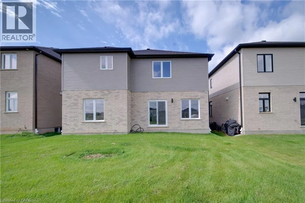 10 MUNN Crescent