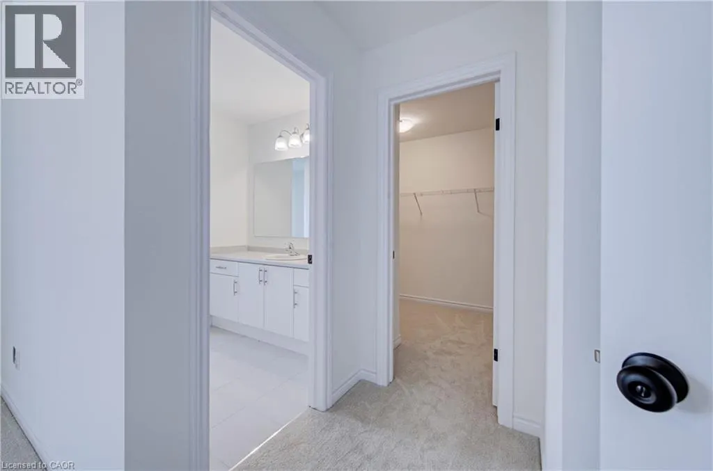10 MUNN Crescent