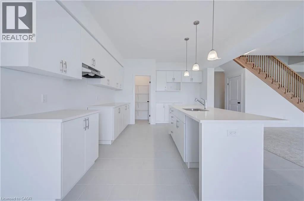 10 MUNN Crescent