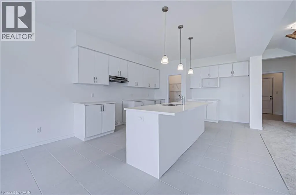 10 MUNN Crescent