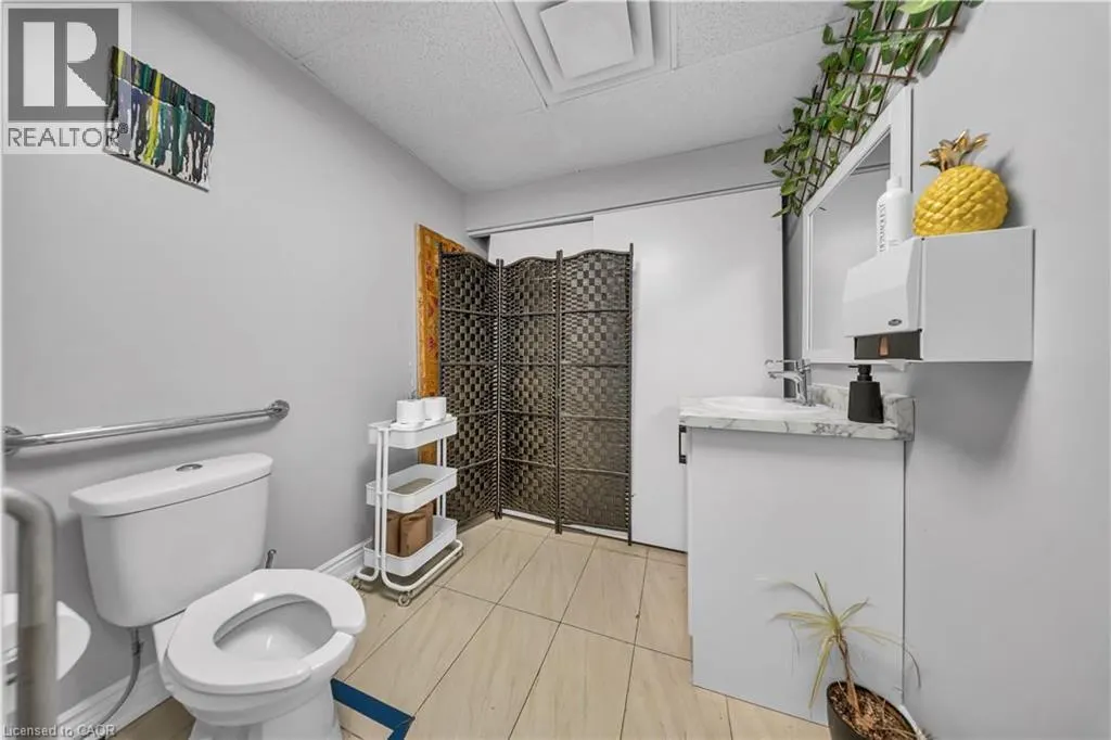 370 EASTBRIDGE Boulevard Unit# B #B