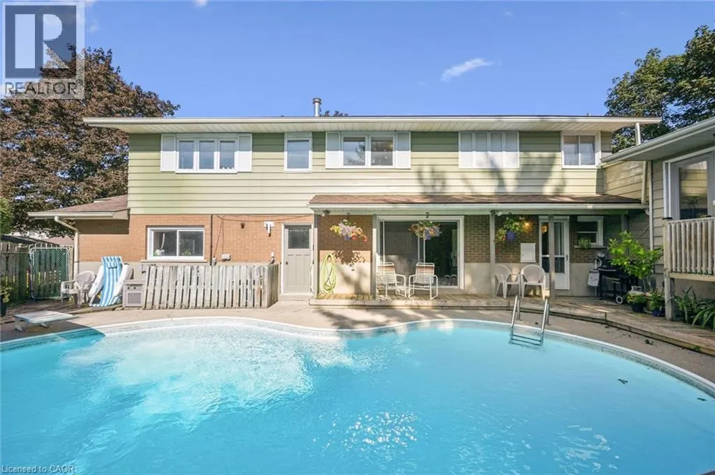 19 CHRISTINE Crescent
