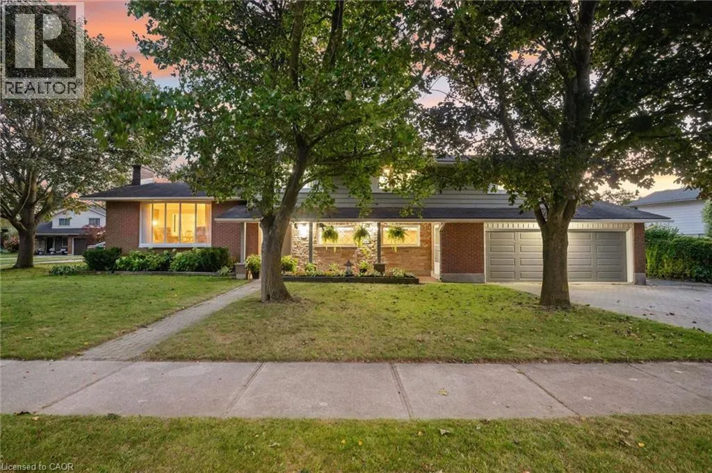 19 CHRISTINE Crescent