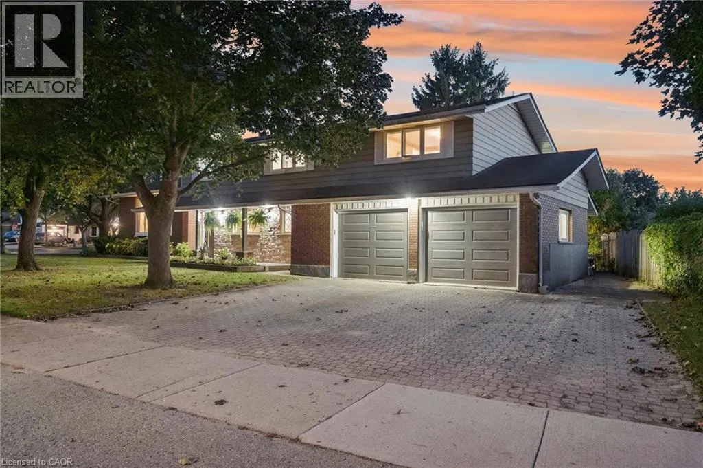 19 CHRISTINE Crescent