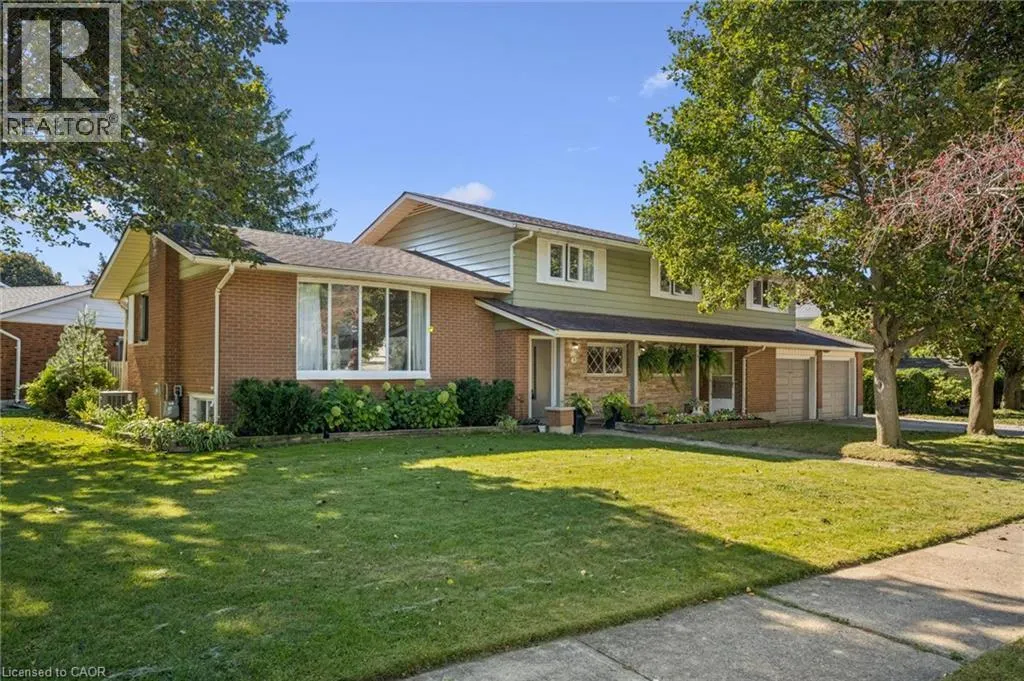 19 CHRISTINE Crescent