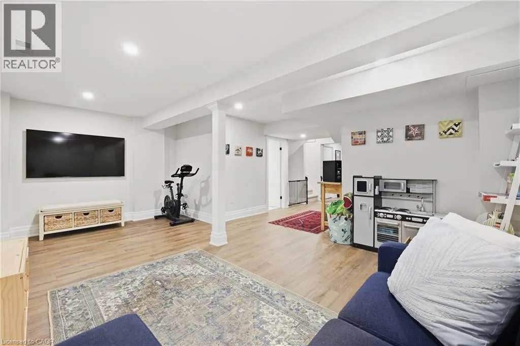 2409 POSTMASTER Drive