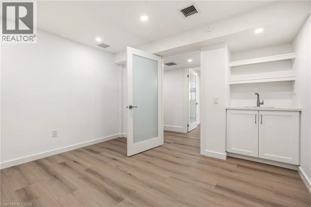 326 WILSON Street E Unit# Room 4 #Room 4