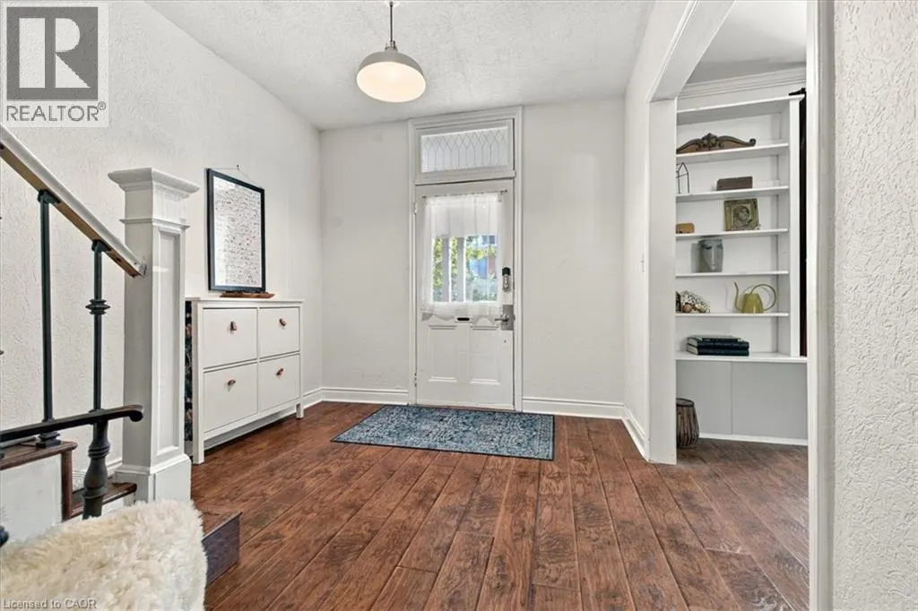 98 SANFORD Avenue S