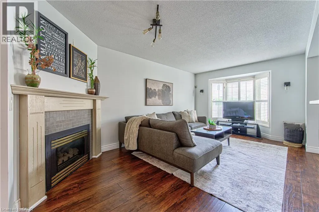 86 CHELSEA Crescent