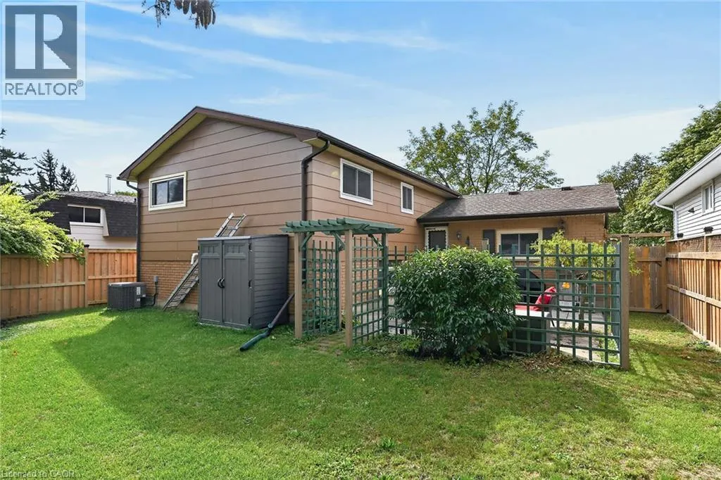 15 MILLER Crescent