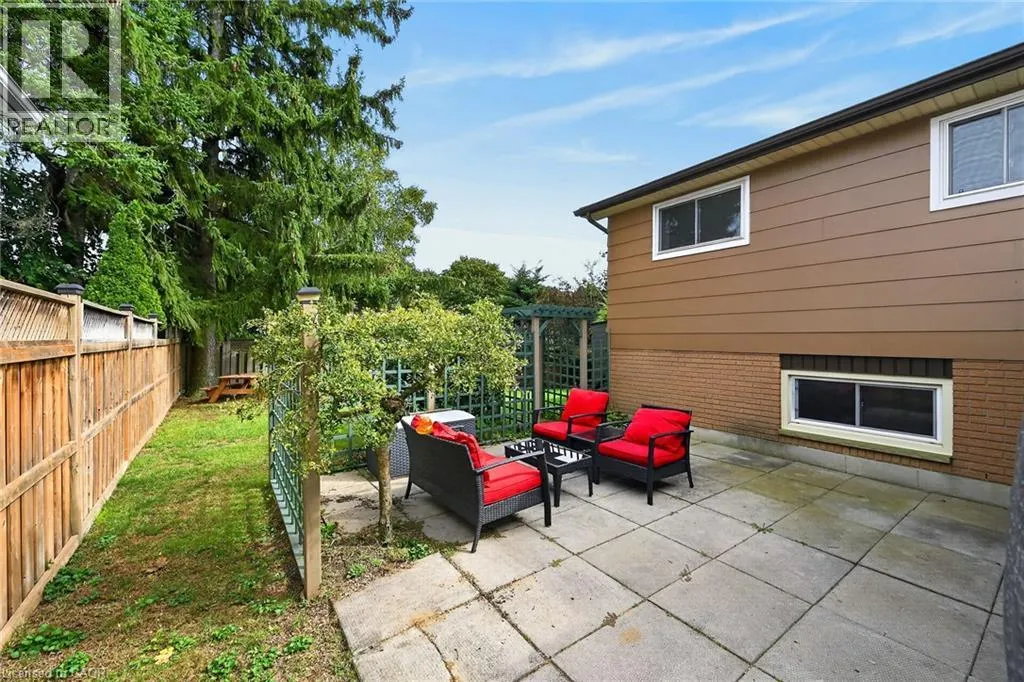 15 MILLER Crescent
