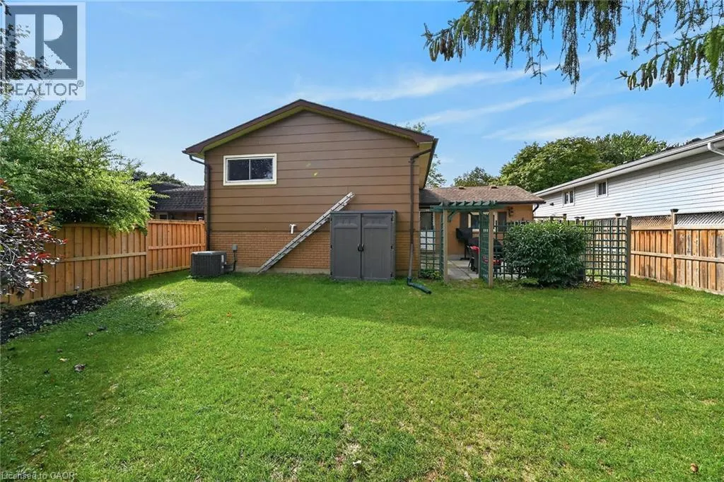 15 MILLER Crescent