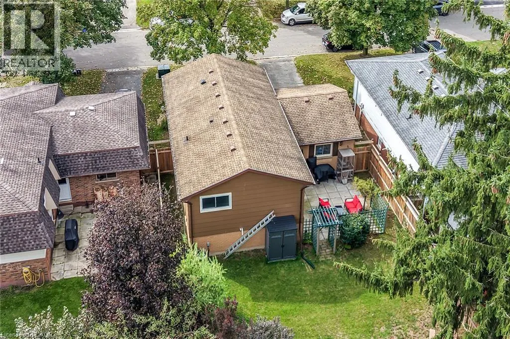 15 MILLER Crescent