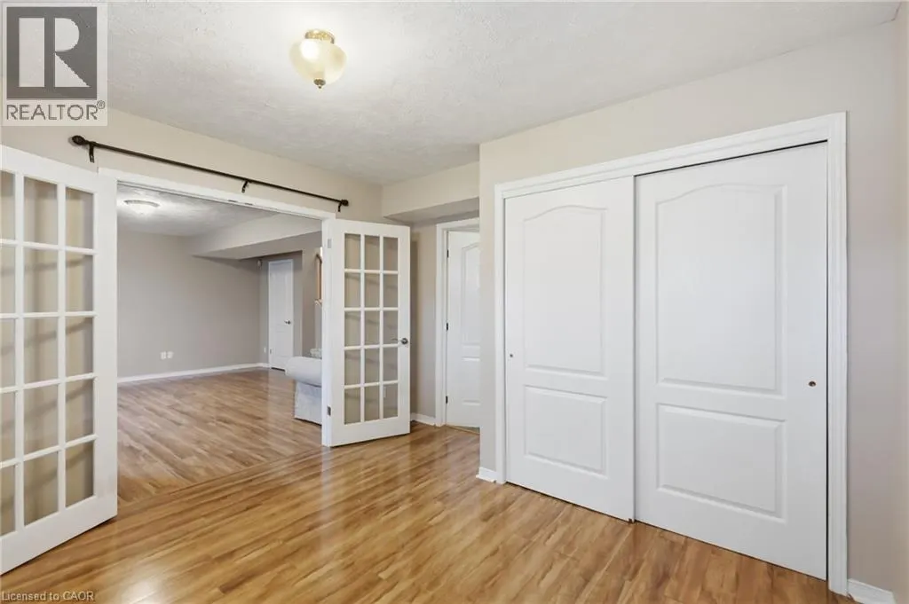 102 COVE Crescent