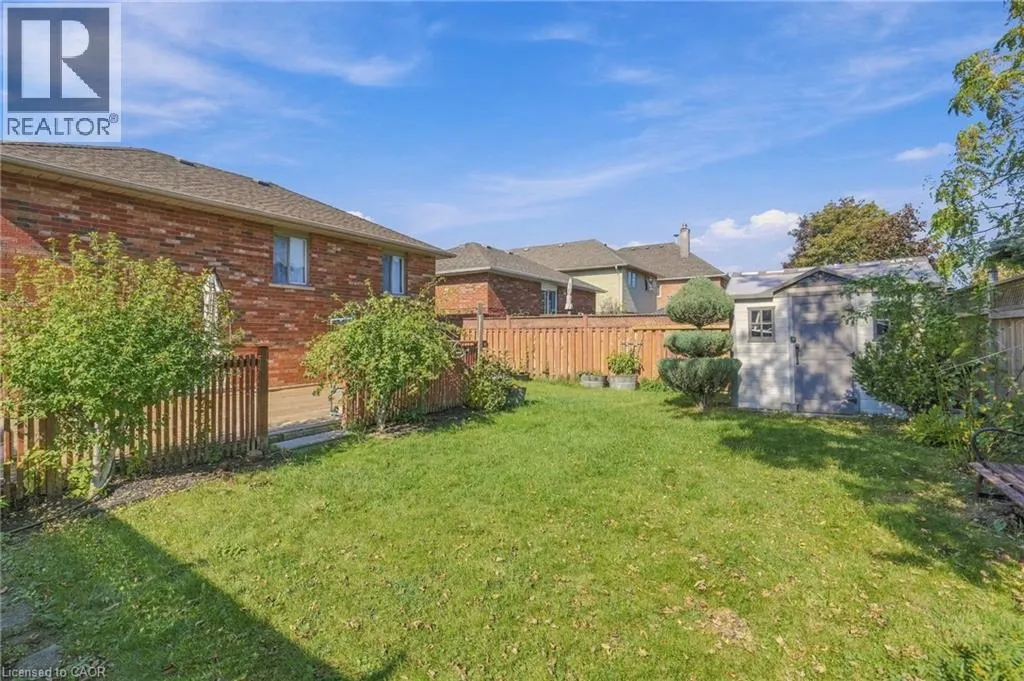 102 COVE Crescent
