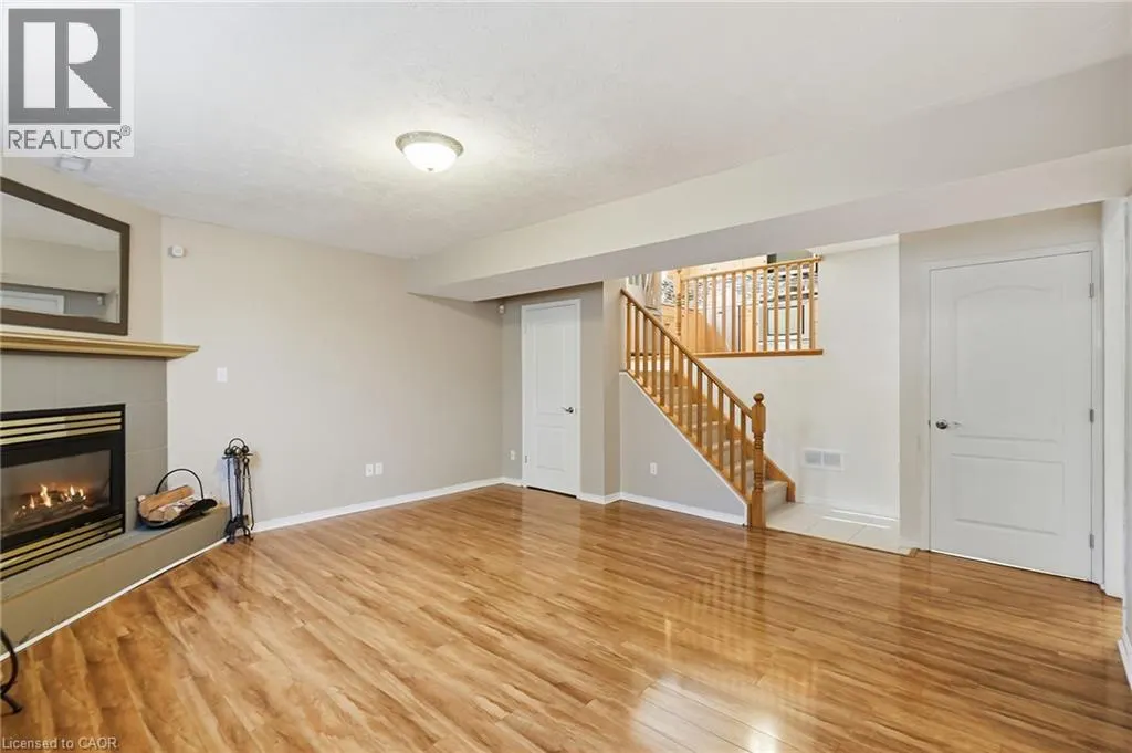 102 COVE Crescent