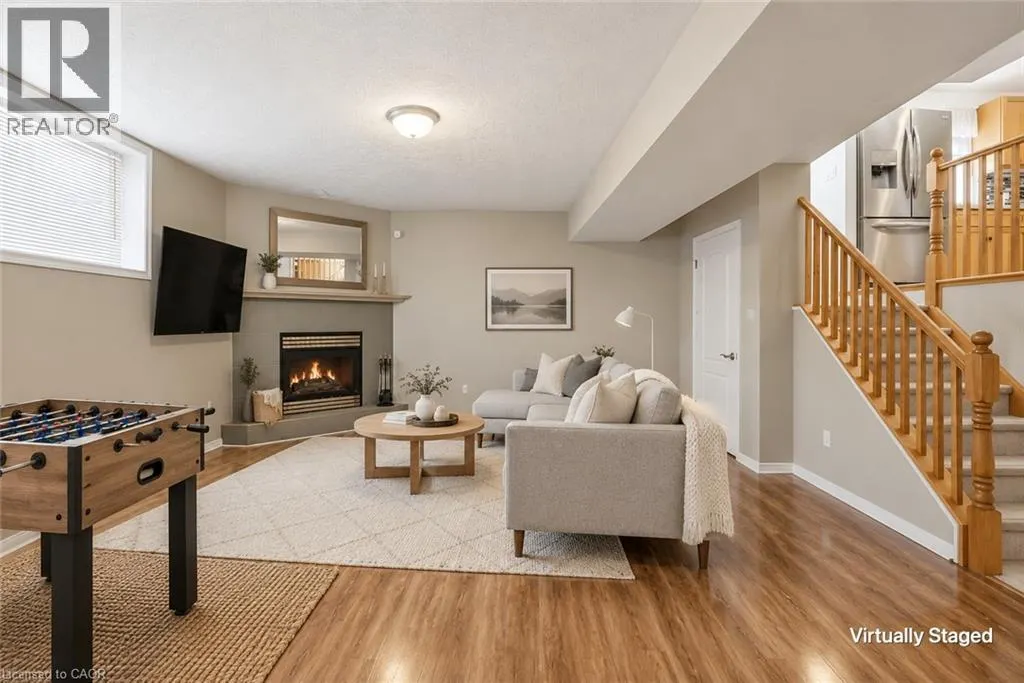 102 COVE Crescent