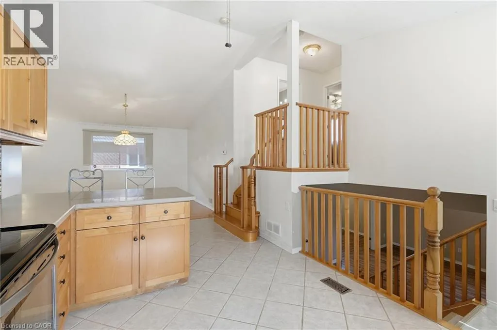 102 COVE Crescent