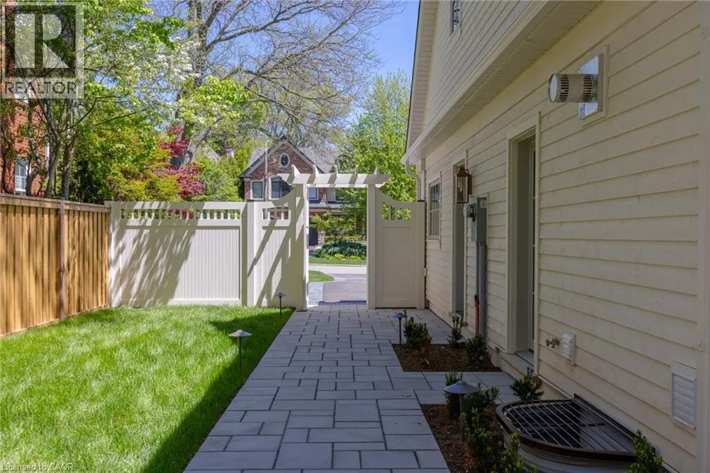 130 EDGECLIFFE Place