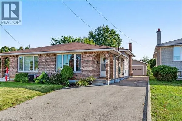 589 MOHAWK Road W