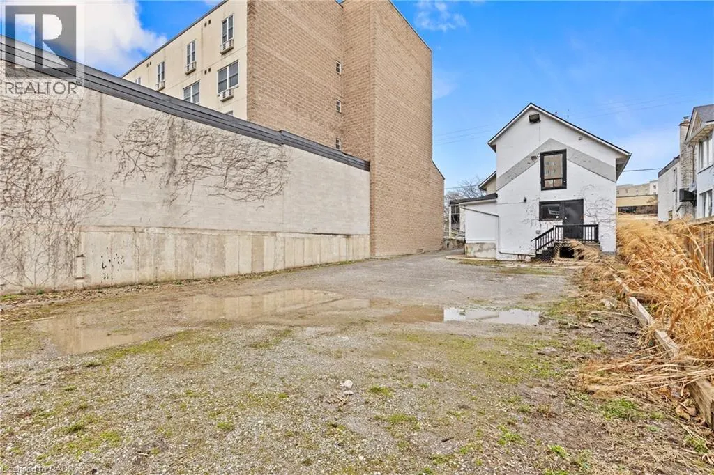 196 KING Street