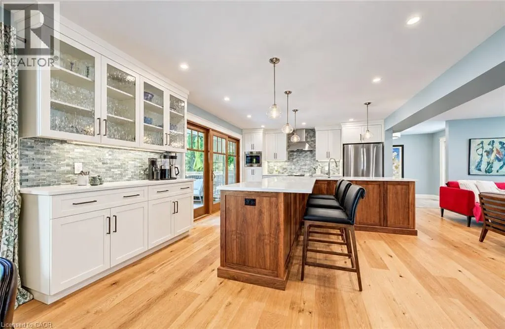 656 WESTMOUNT Road W