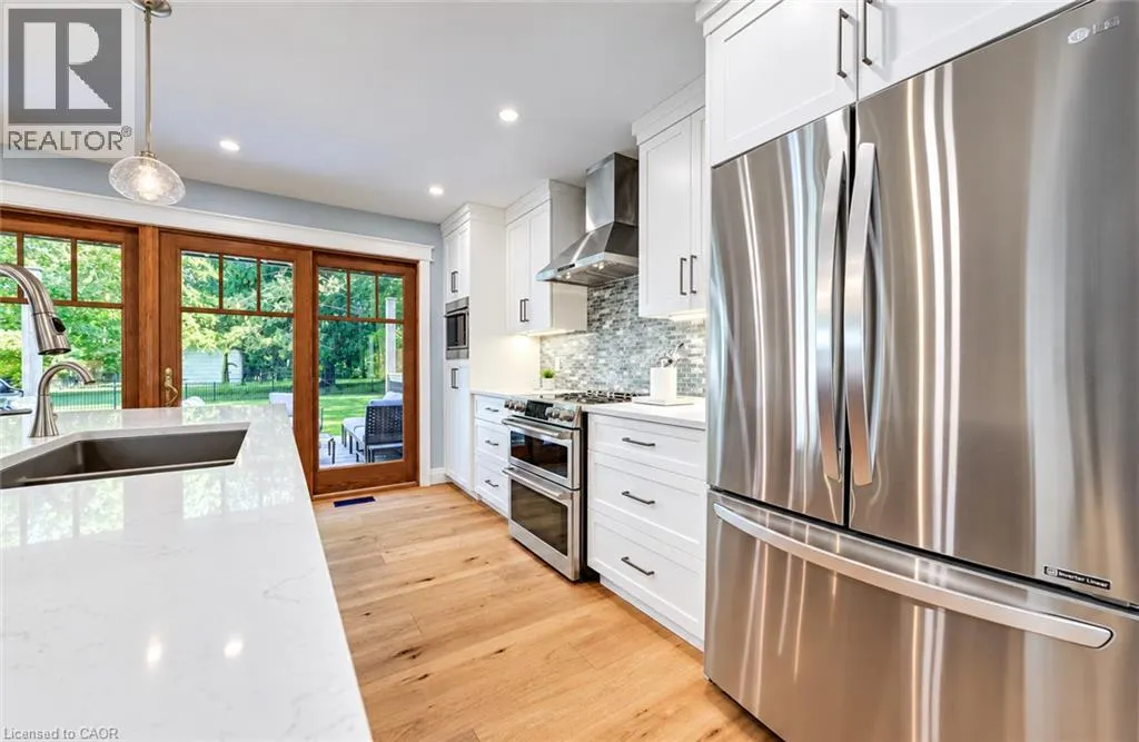 656 WESTMOUNT Road W