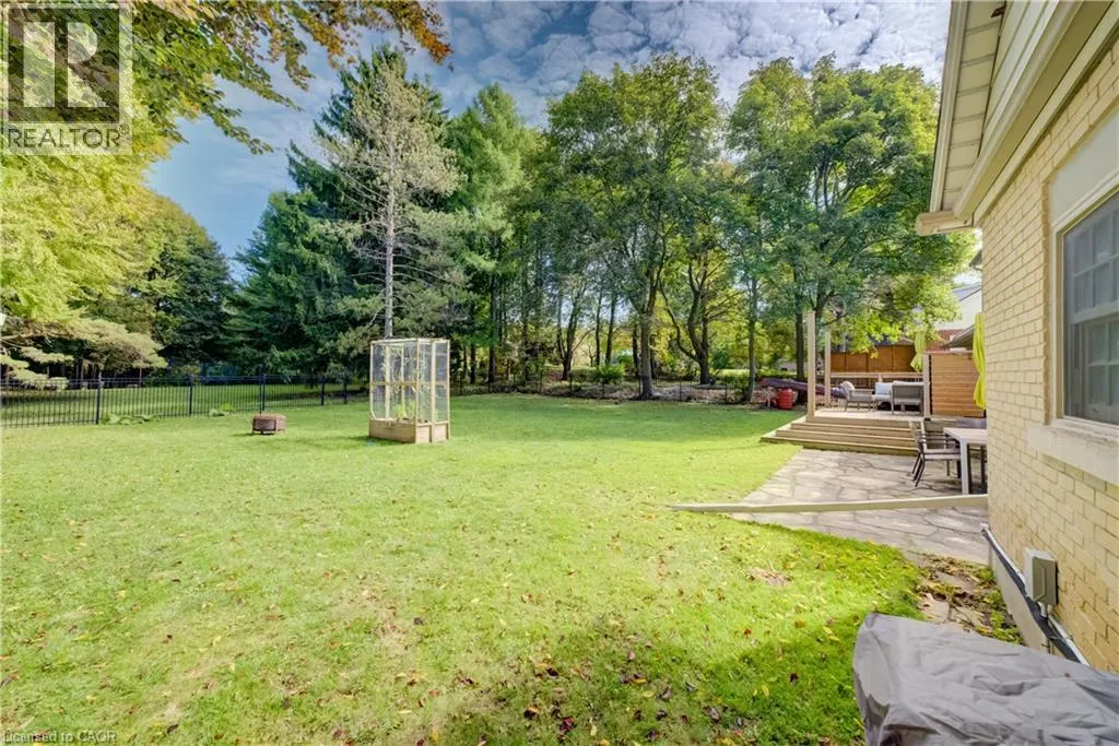 656 WESTMOUNT Road W
