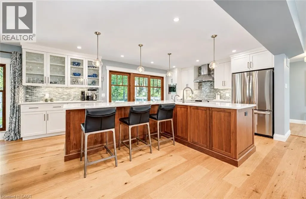 656 WESTMOUNT Road W