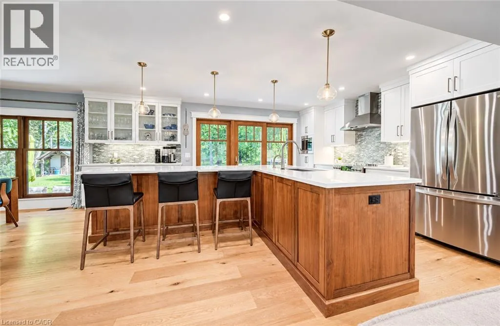 656 WESTMOUNT Road W