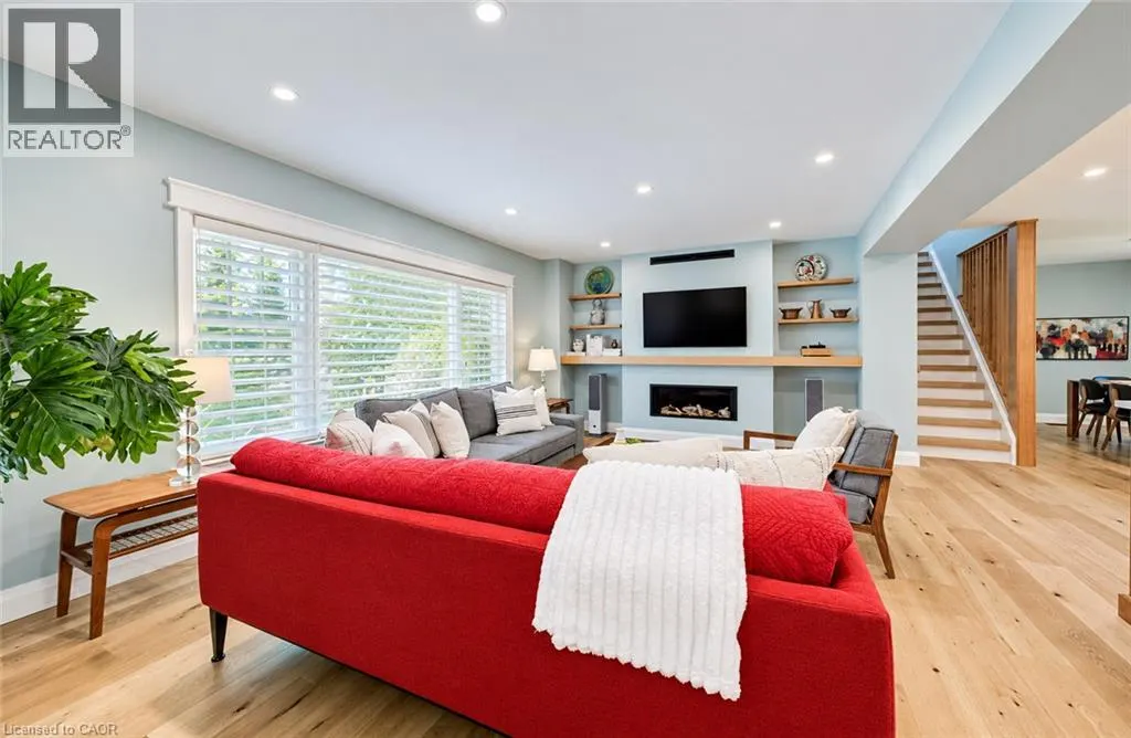 656 WESTMOUNT Road W