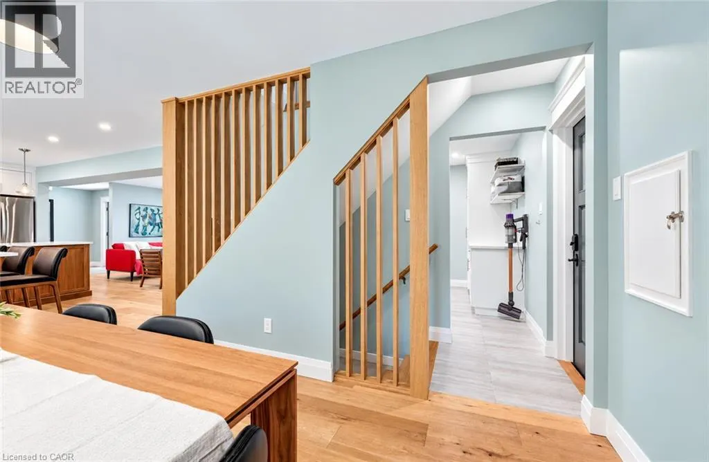 656 WESTMOUNT Road W