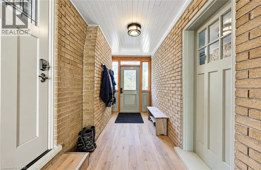 656 WESTMOUNT Road W