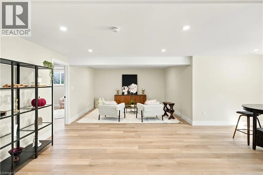 116 ENGLISH Crescent