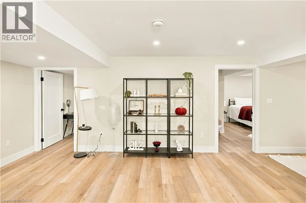 116 ENGLISH Crescent